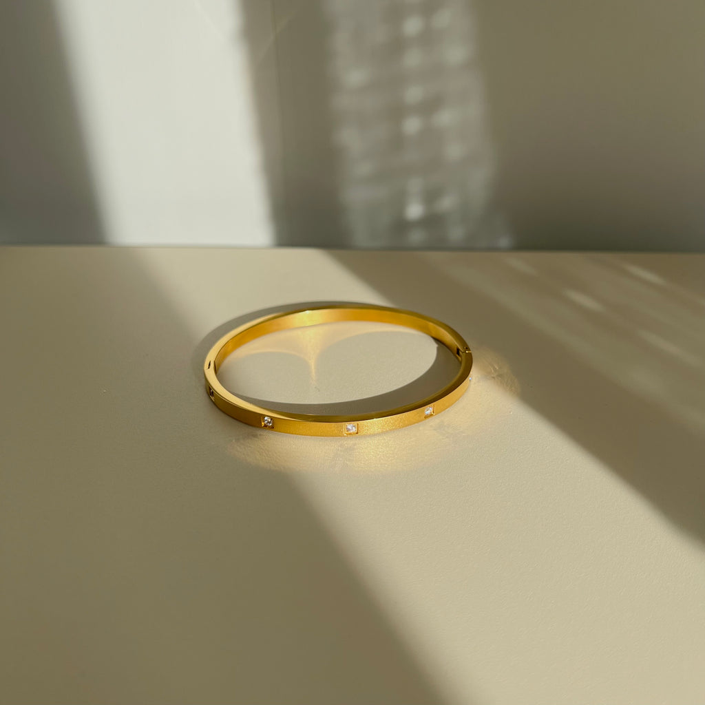 Minimalist Cube Sparkle Titanium Bracelet