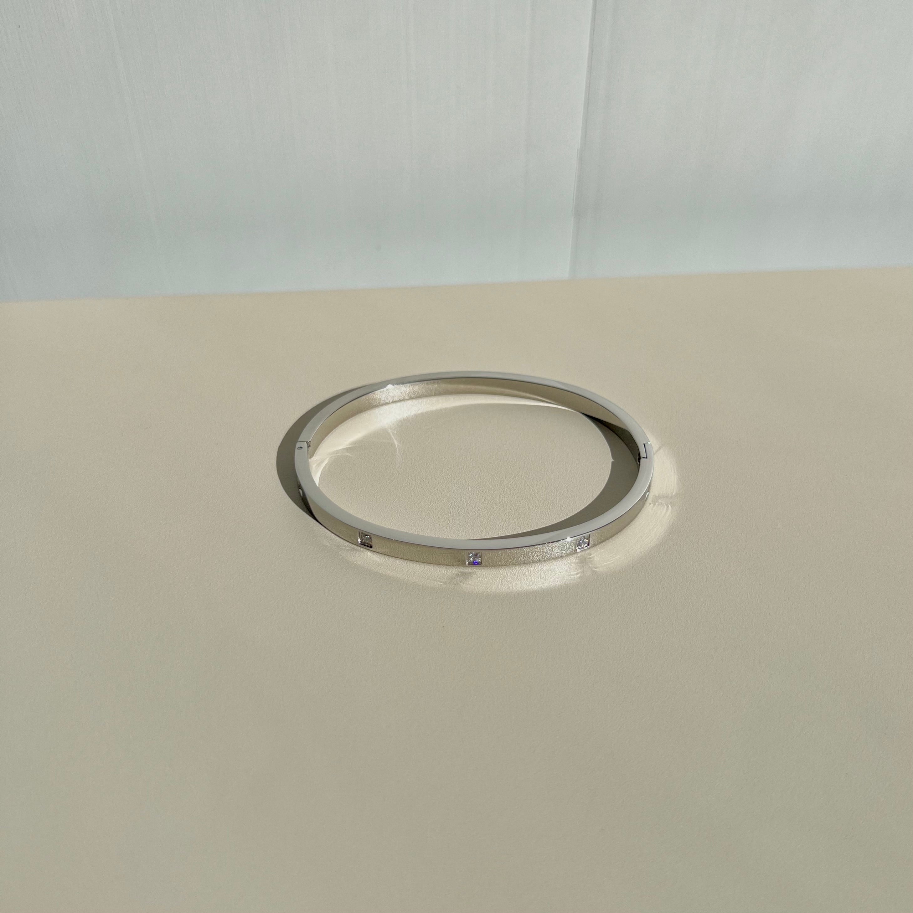 Minimalist Cube Sparkle Titanium Bracelet