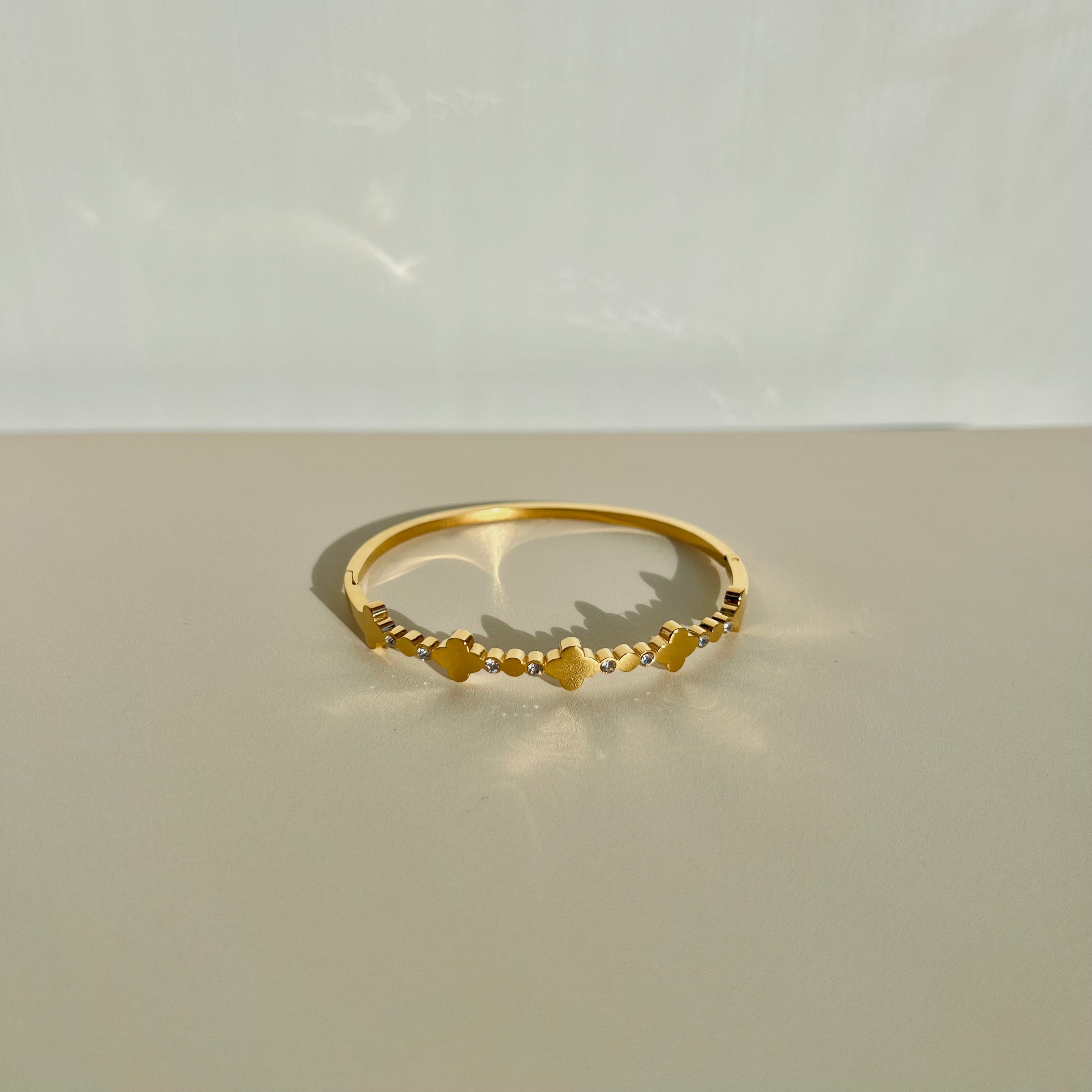 Quatrefoil Titanium Braclet