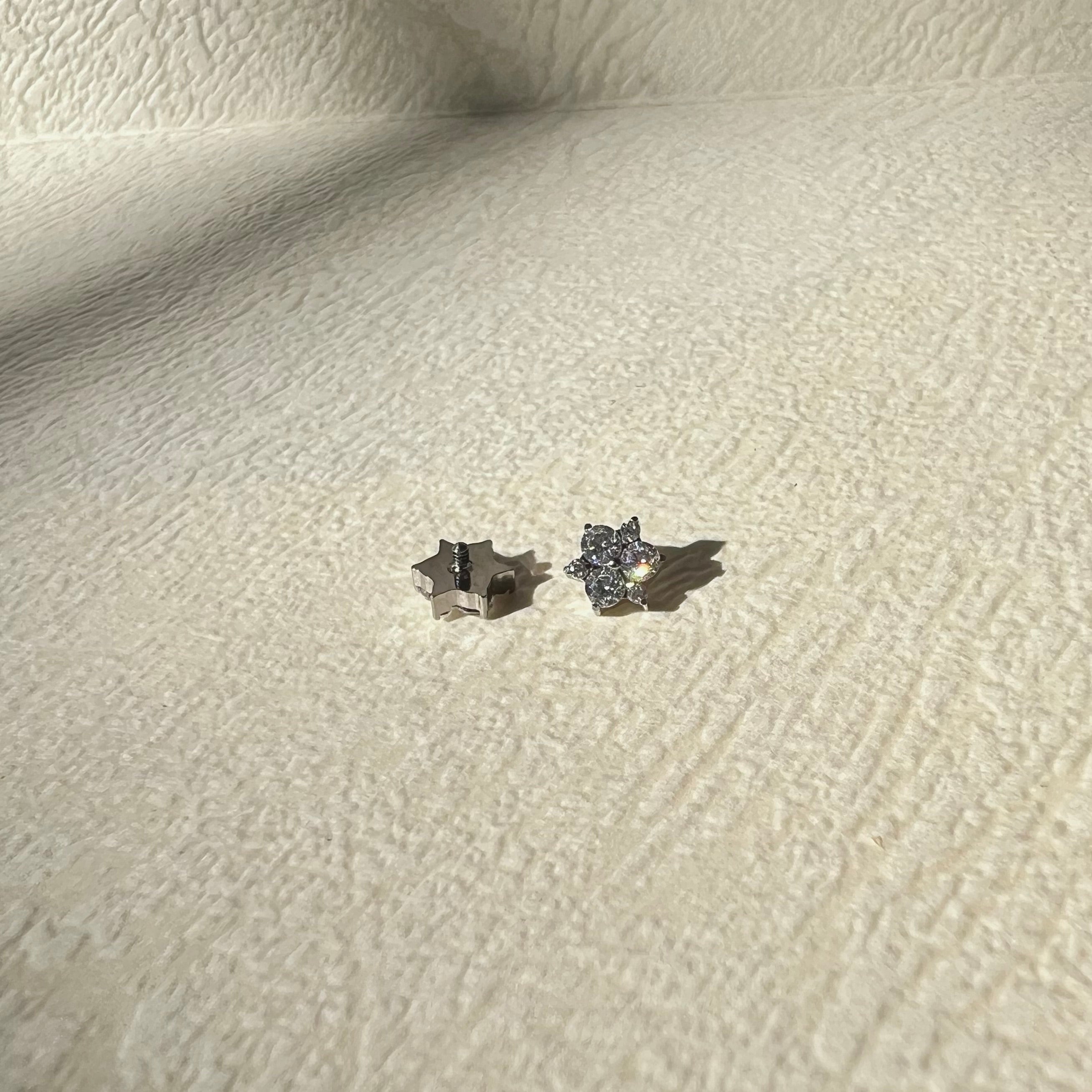 Triple Bloom Zirconia External Thread Titanium Attachment