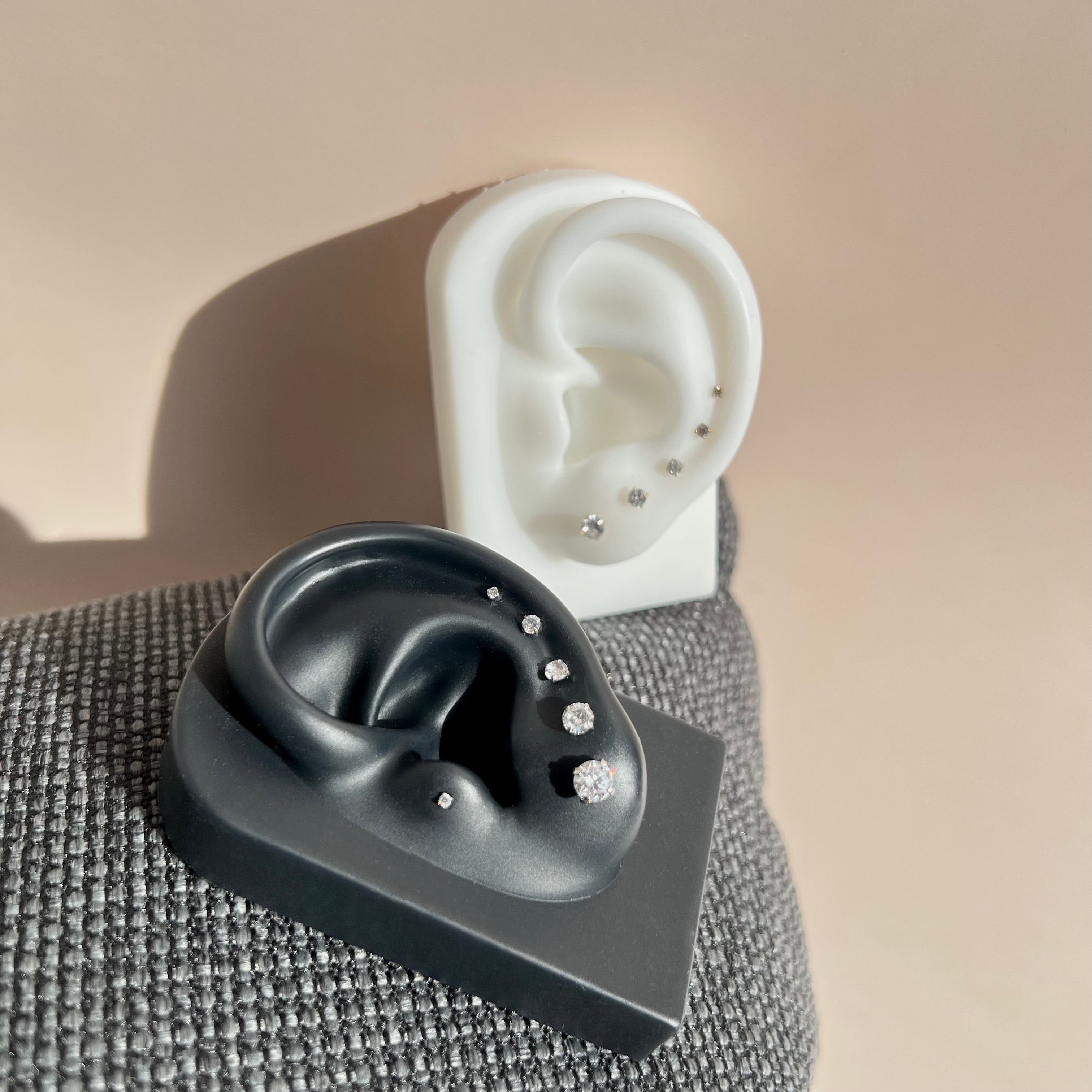 Solitaire Sparkle Threadless Titanium