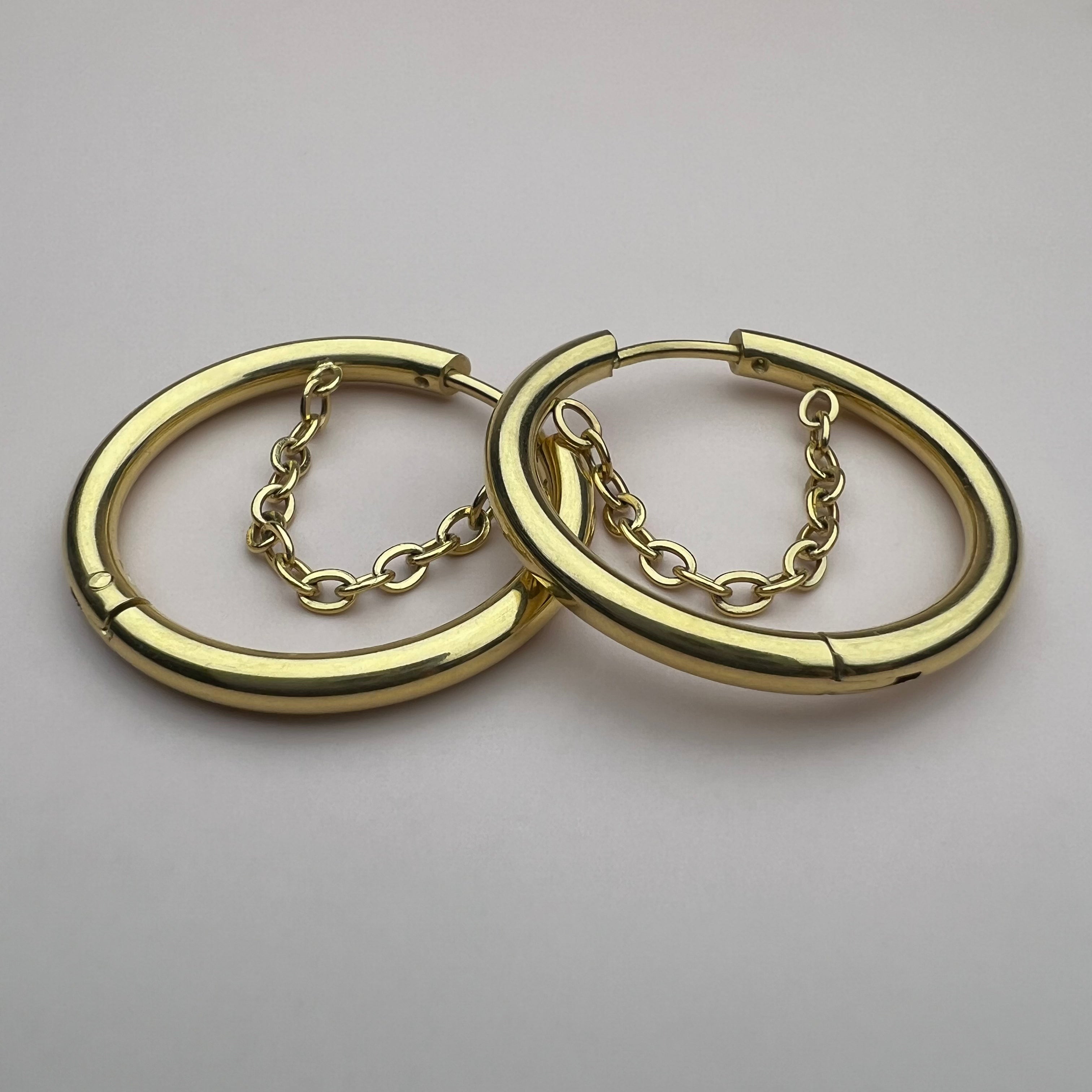 Glimmer Leaf Threadless Titanium Earring