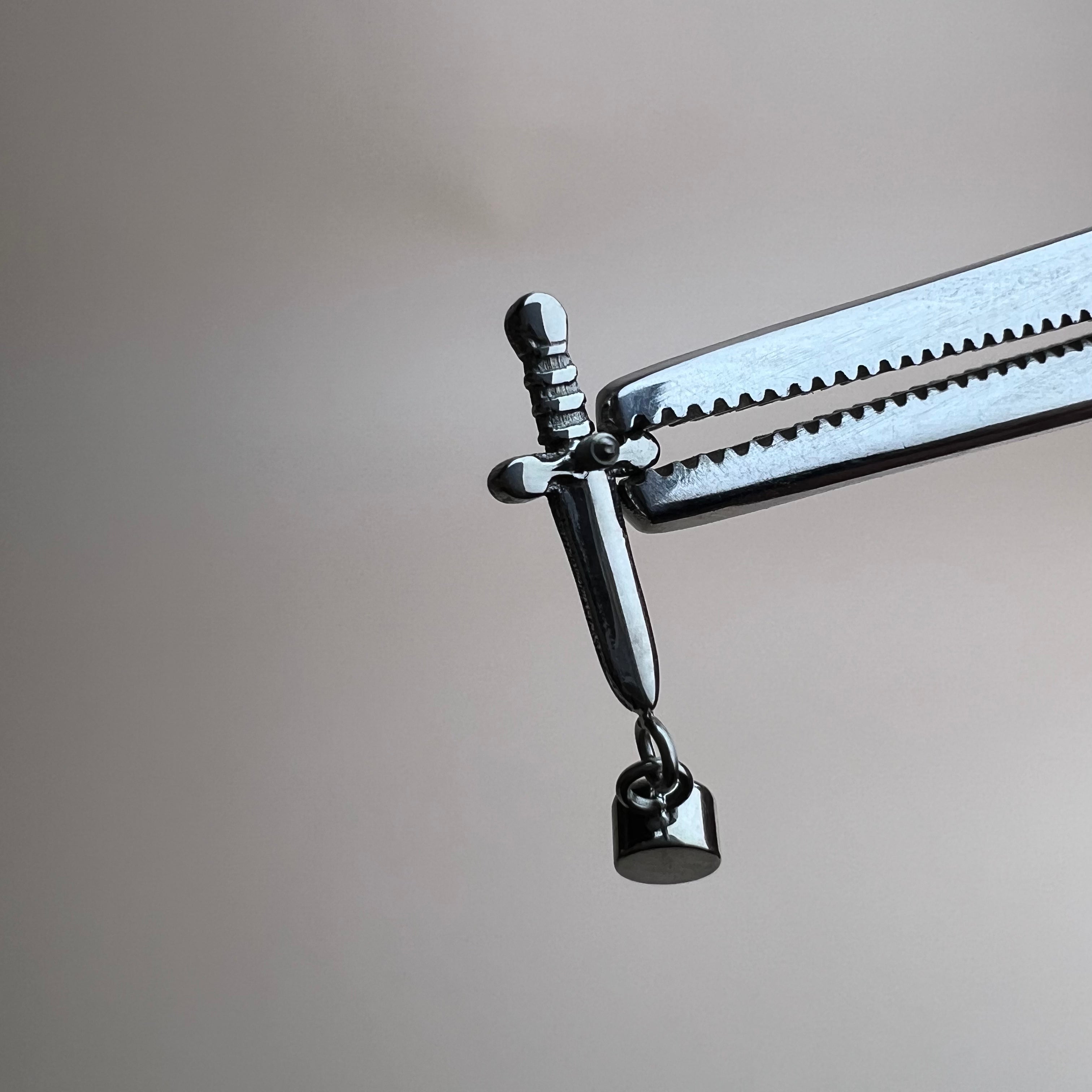 Dangle-Dagger External Thread Titanium Attachment