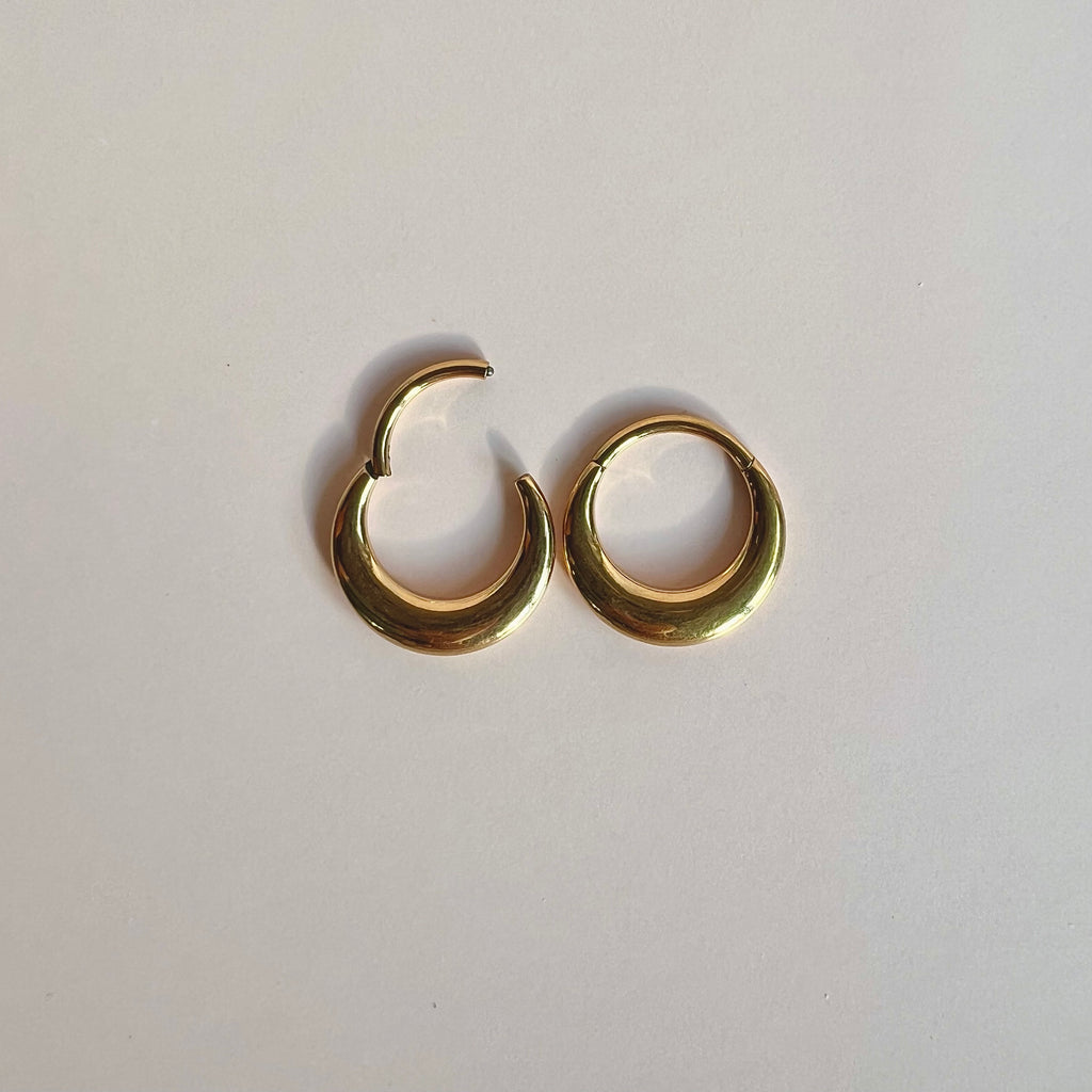 Crescent Arch Threadless Titanium