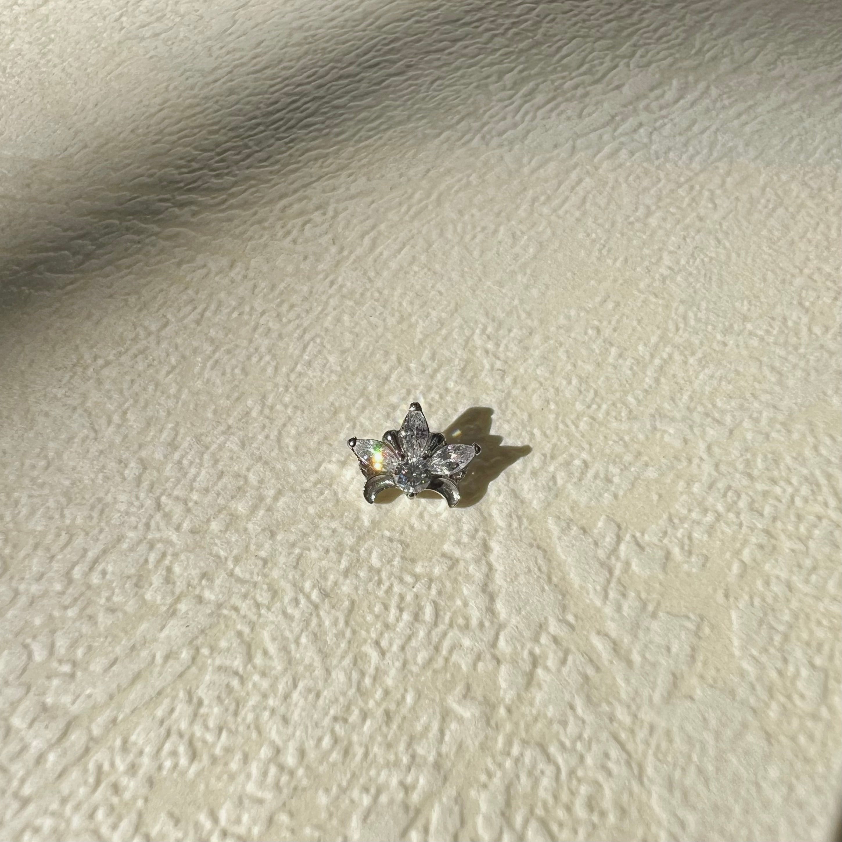 Lotus-Crown External Thread Titanium Attachment