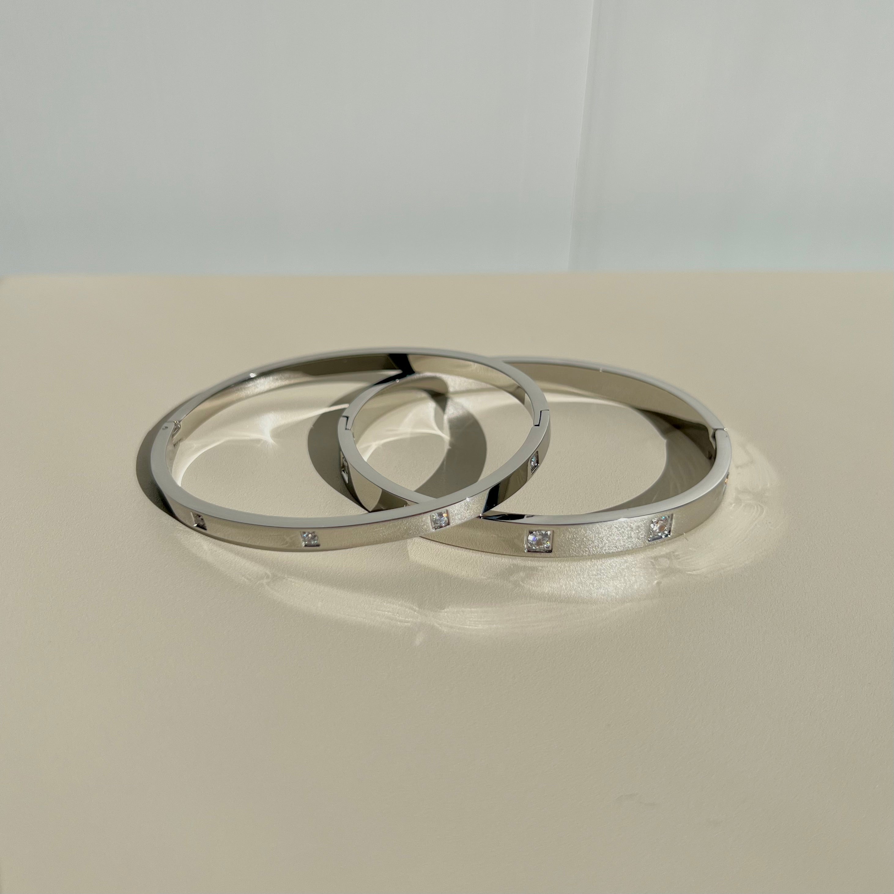 Minimalist Cube Sparkle Titanium Bracelet