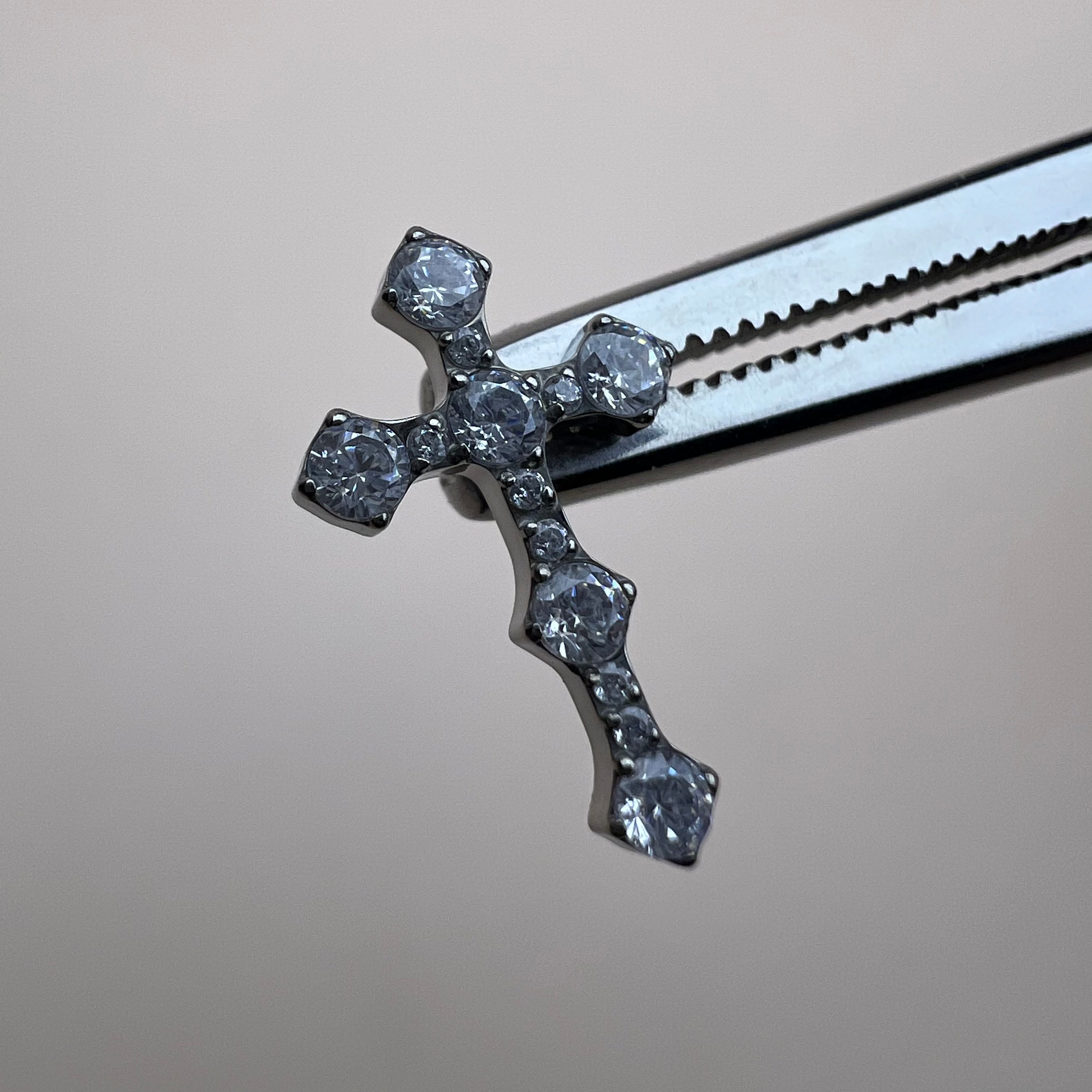 Solstice Crystal External Thread Titanium Attachment