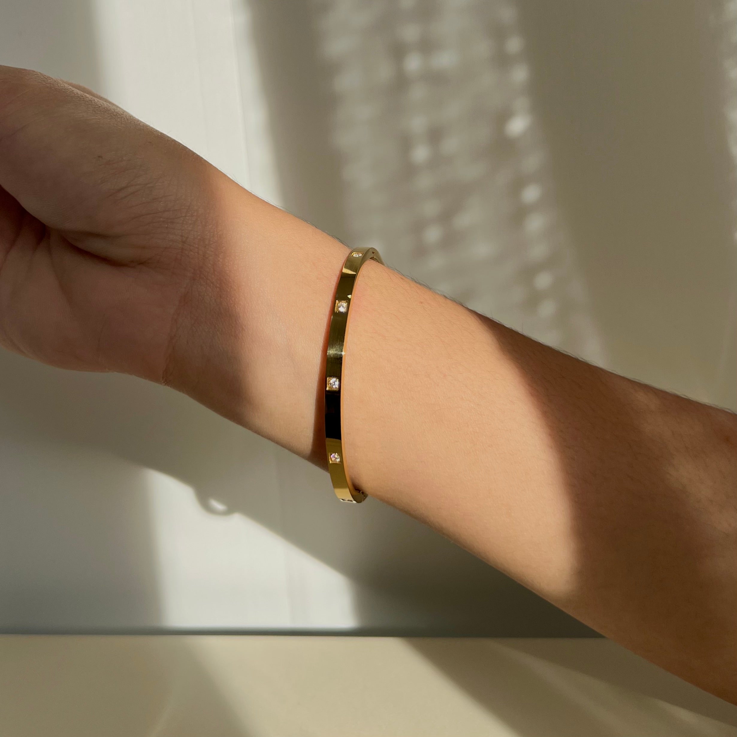 Minimalist Cube Sparkle Titanium Bracelet